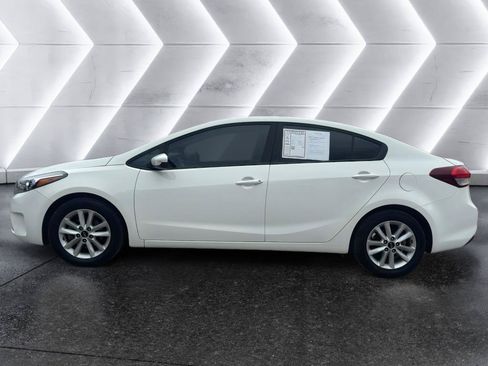 Used 2017 Kia Forte S FWD image 4