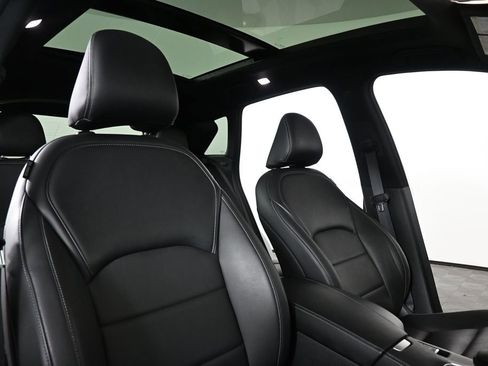 Used 2021 INFINITI QX50 Luxe w/ Appearance Package FWD image 21