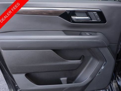 Used 2025 Chevrolet Suburban LT AWD/4WD image 16