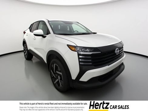 Used 2025 Nissan Kicks SV image 1