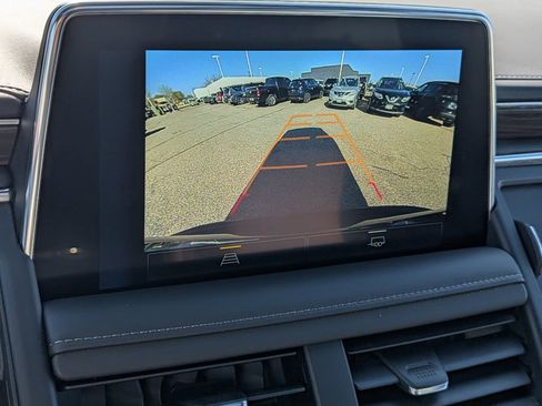 Used 2023 Chevrolet Suburban Z71 AWD/4WD image 31
