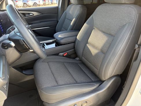 Certified 2024 Chevrolet Traverse LT w/ Trailering Package FWD image 21