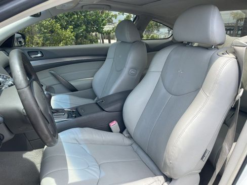 Used 2012 INFINITI G37 x Coupe w/ Premium Pkg AWD/4WD image 2