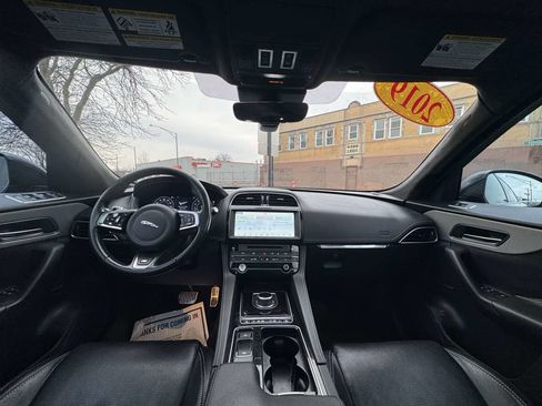 Used 2019 Jaguar F-PACE S image 13