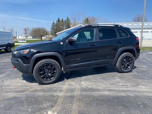 Used 2019 Jeep Cherokee Trailhawk AWD/4WD image 12