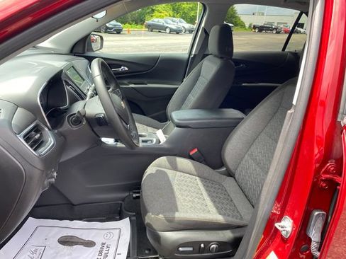 Certified 2024 Chevrolet Equinox LT w/ LPO, Floor Liner Package FWD image 14