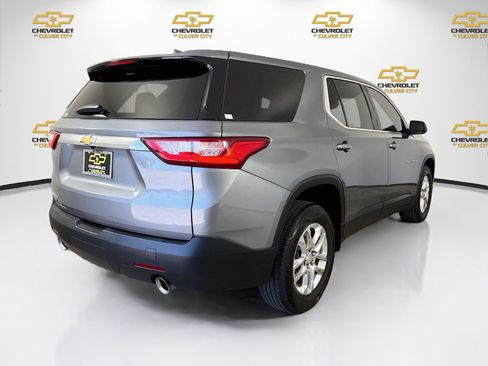 Used 2021 Chevrolet Traverse LS FWD image 8