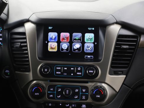 Used 2018 GMC Yukon Denali image 16