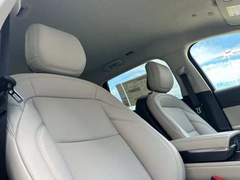 New 2026 Lincoln Nautilus Premier AWD/4WD image 16