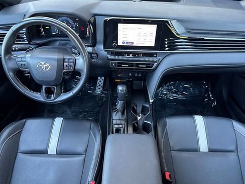 Used 2025 Toyota Camry SE FWD image 15