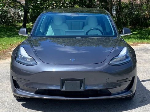 Used 2018 Tesla Model 3 Mid Range image 3