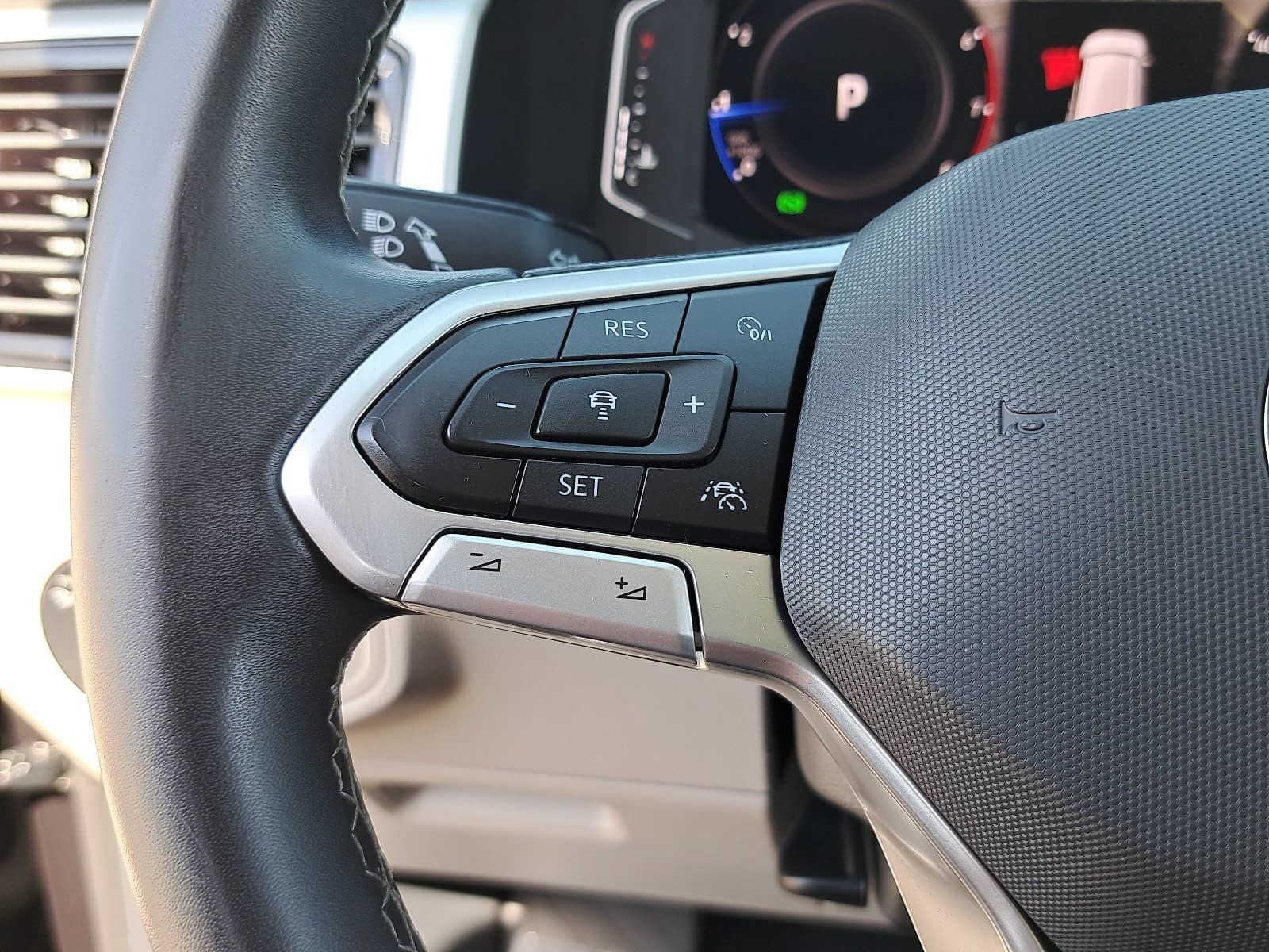 Used 2022 Volkswagen Atlas SEL AWD/4WD image 19