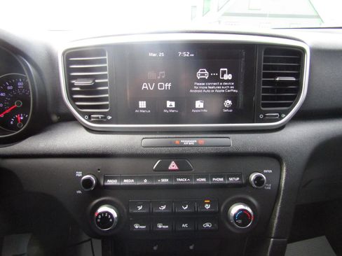 Used 2020 Kia Sportage S image 12