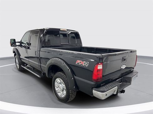 Used 2014 Ford F350 Lariat image 4