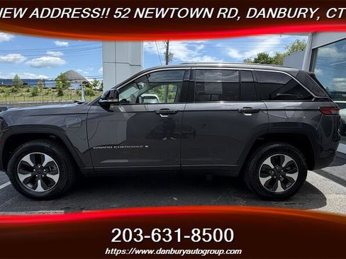 Used 2023 Jeep Grand Cherokee 4WD 4xe image 2