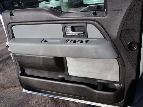 Used 2012 Ford F150 XLT w/ XLT Chrome Pkg image 36