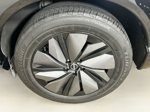 Used 2024 Nissan Ariya AWD image 11