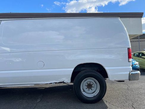 Used 2013 Ford E-250 and Econoline 250 w/ Commercial Cargo Van Pkg RWD image 39