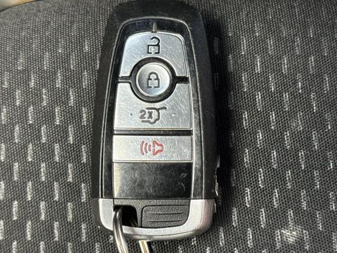 Used 2025 Ford Escape ST-Line FWD image 22