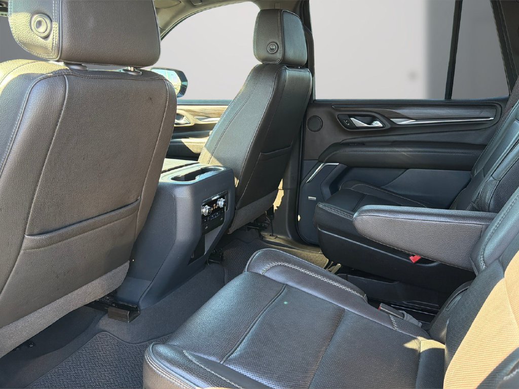 Used 2021 GMC Yukon Denali w/ Denali Premium Package AWD/4WD image 15