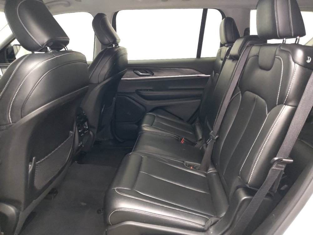 Used 2023 Jeep Grand Cherokee L Limited AWD/4WD image 18