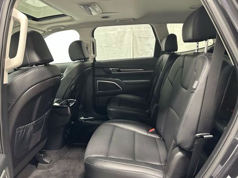 Used 2025 Kia Telluride S image 41