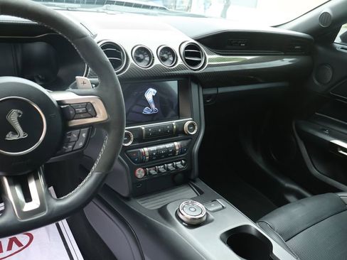 Used 2021 Ford Mustang Shelby GT500 w/ Technology Package RWD image 31