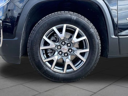 Used 2023 GMC Acadia SLT w/ Technology Package FWD image 11