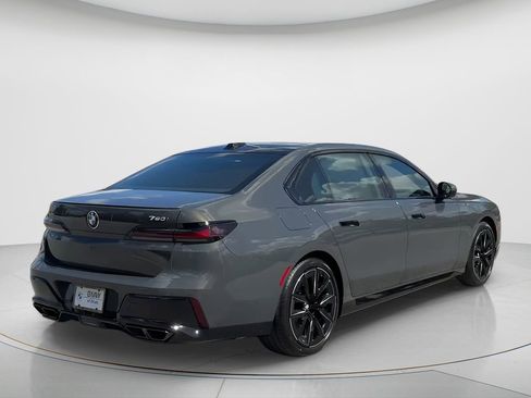 New 2026 BMW 760i xDrive image 5
