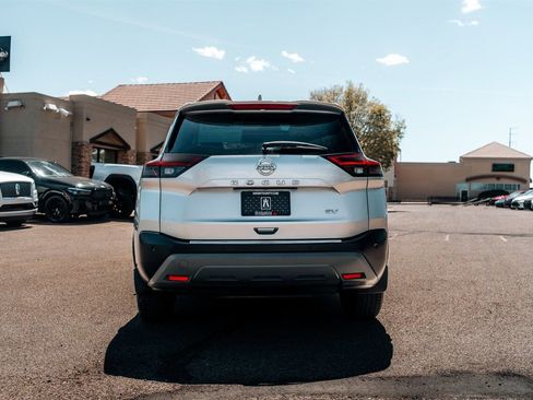 Used 2021 Nissan Rogue SV w/ Premium Package FWD image 6