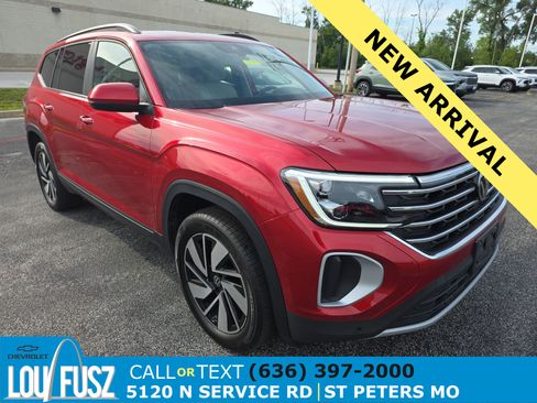 Used 2025 Volkswagen Atlas SE FWD image 1