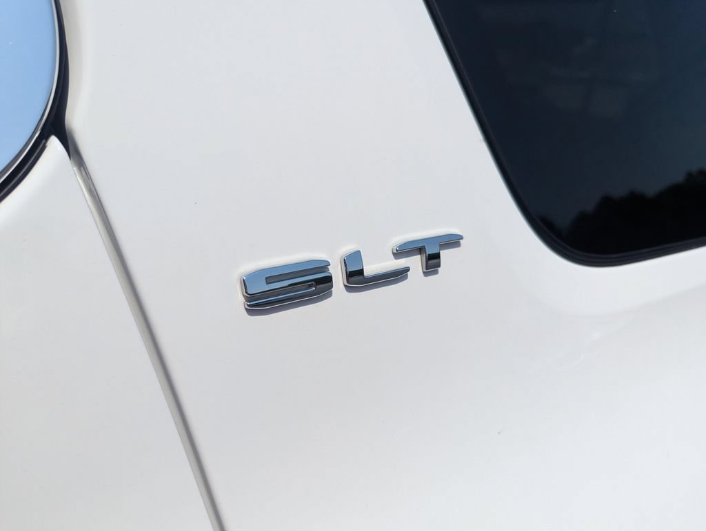 Used 2023 GMC Acadia SLT FWD image 46