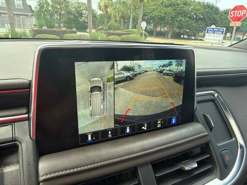 Used 2023 GMC Yukon SLT w/ SLT Luxury Package RWD image 9