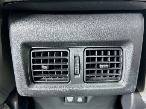 Used 2025 Toyota Camry SE image 25