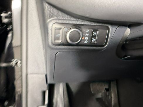 Used 2025 Ford Explorer Active AWD/4WD image 24