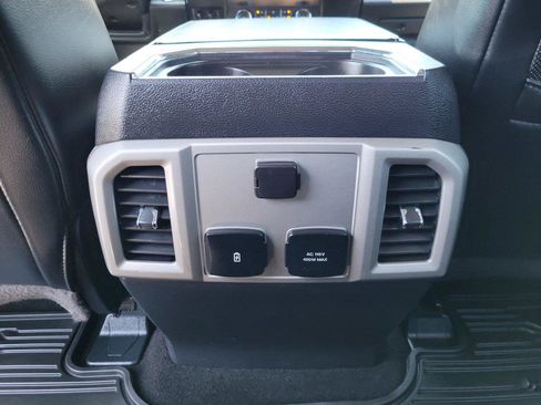 Used 2019 Ford F250 Lariat w/ Lariat Ultimate Package AWD/4WD image 16