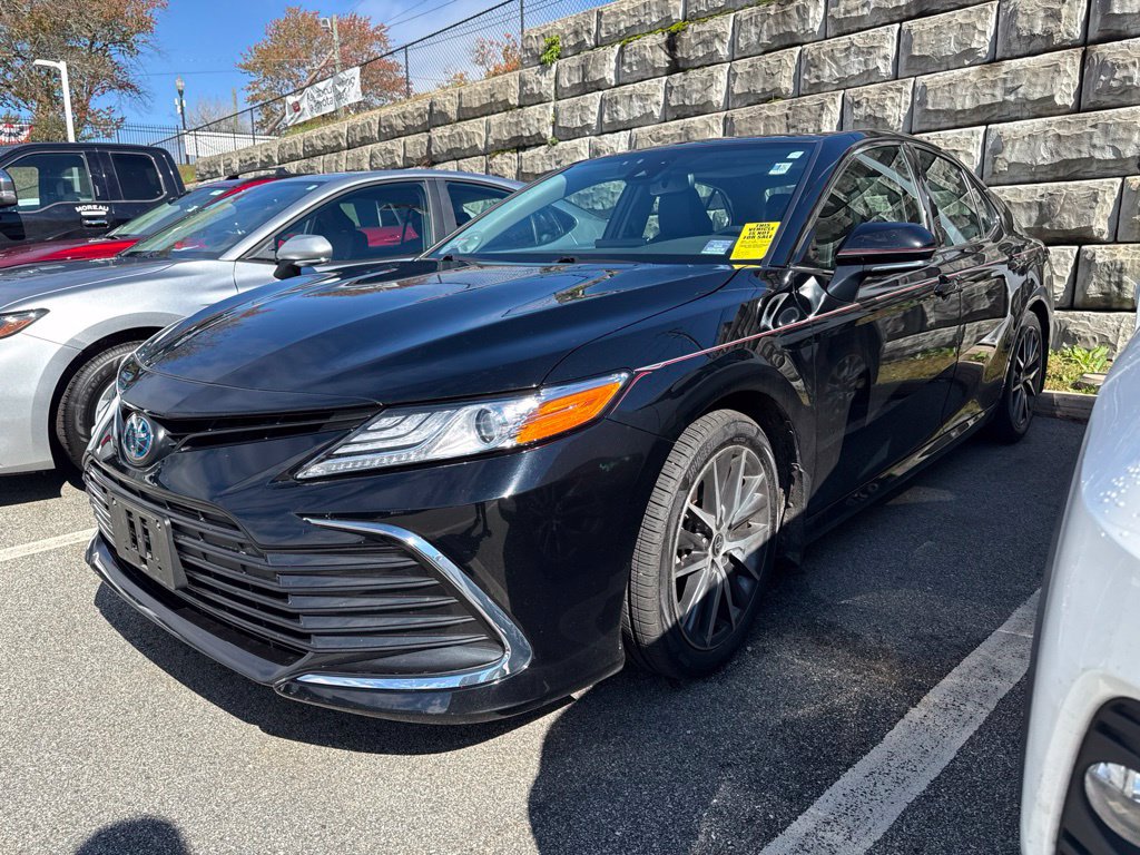 Used 2024 Toyota Camry XLE w/ Navigation Package FWD image 4