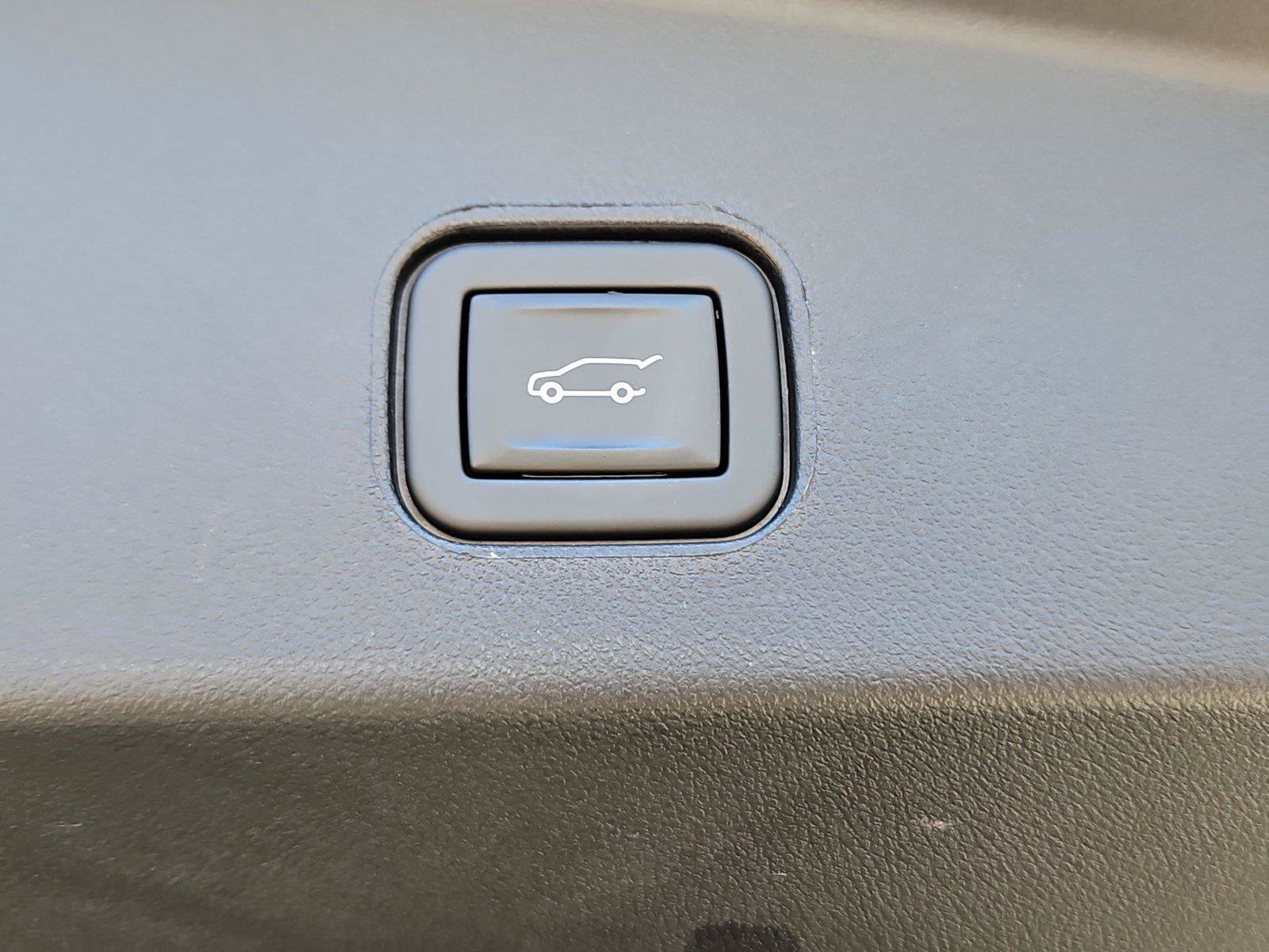 Certified 2025 Cadillac Lyriq Luxury w/ LPO, Floor Liner Package AWD/4WD image 32