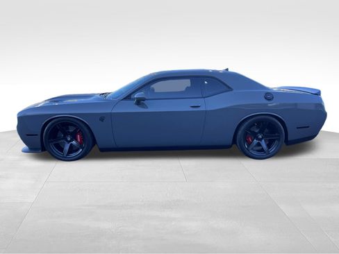 Used 2017 Dodge Challenger SRT Hellcat RWD image 8