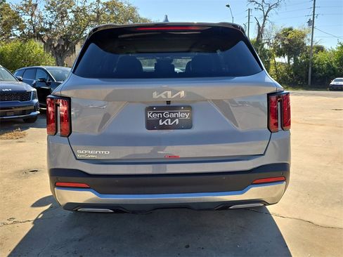 New 2026 Kia Sorento S image 7