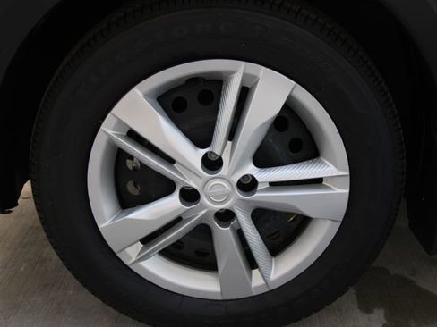 Certified 2025 Nissan Kicks Play S FWD image 34