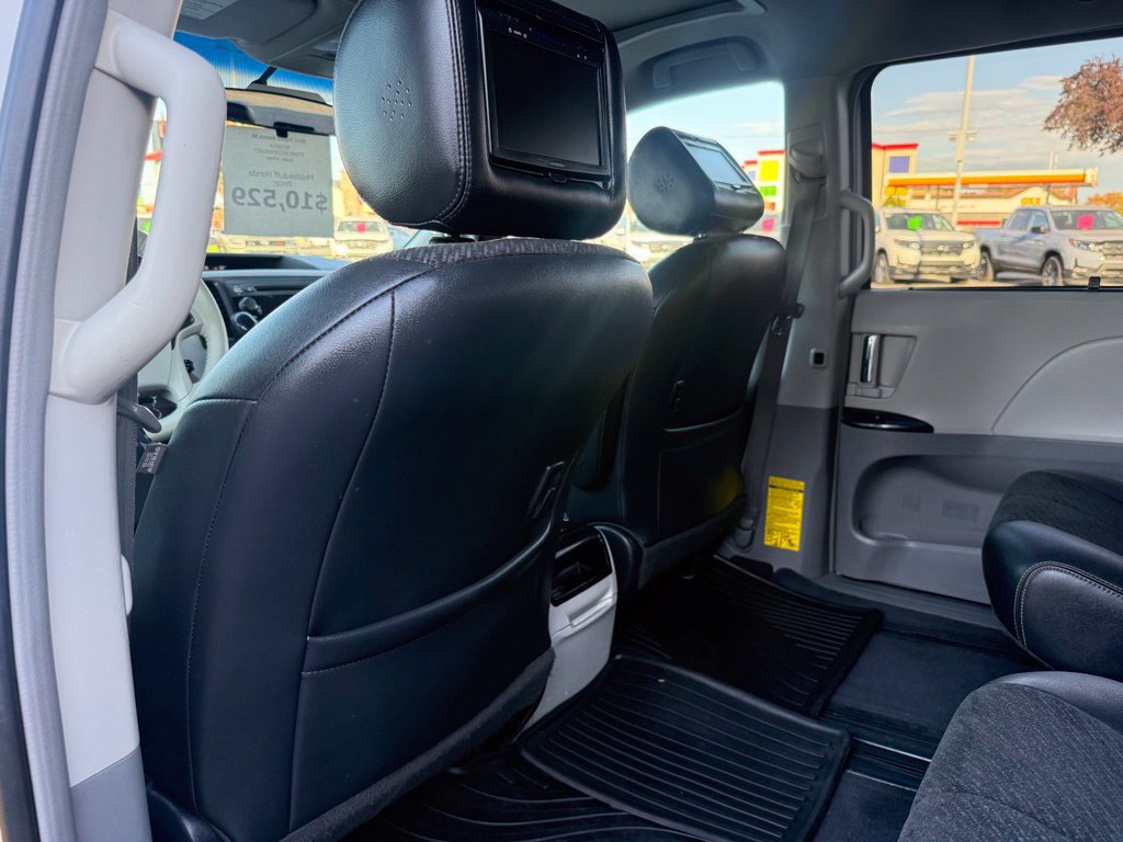 Used 2011 Toyota Sienna SE w/ Preferred Pkg FWD image 48