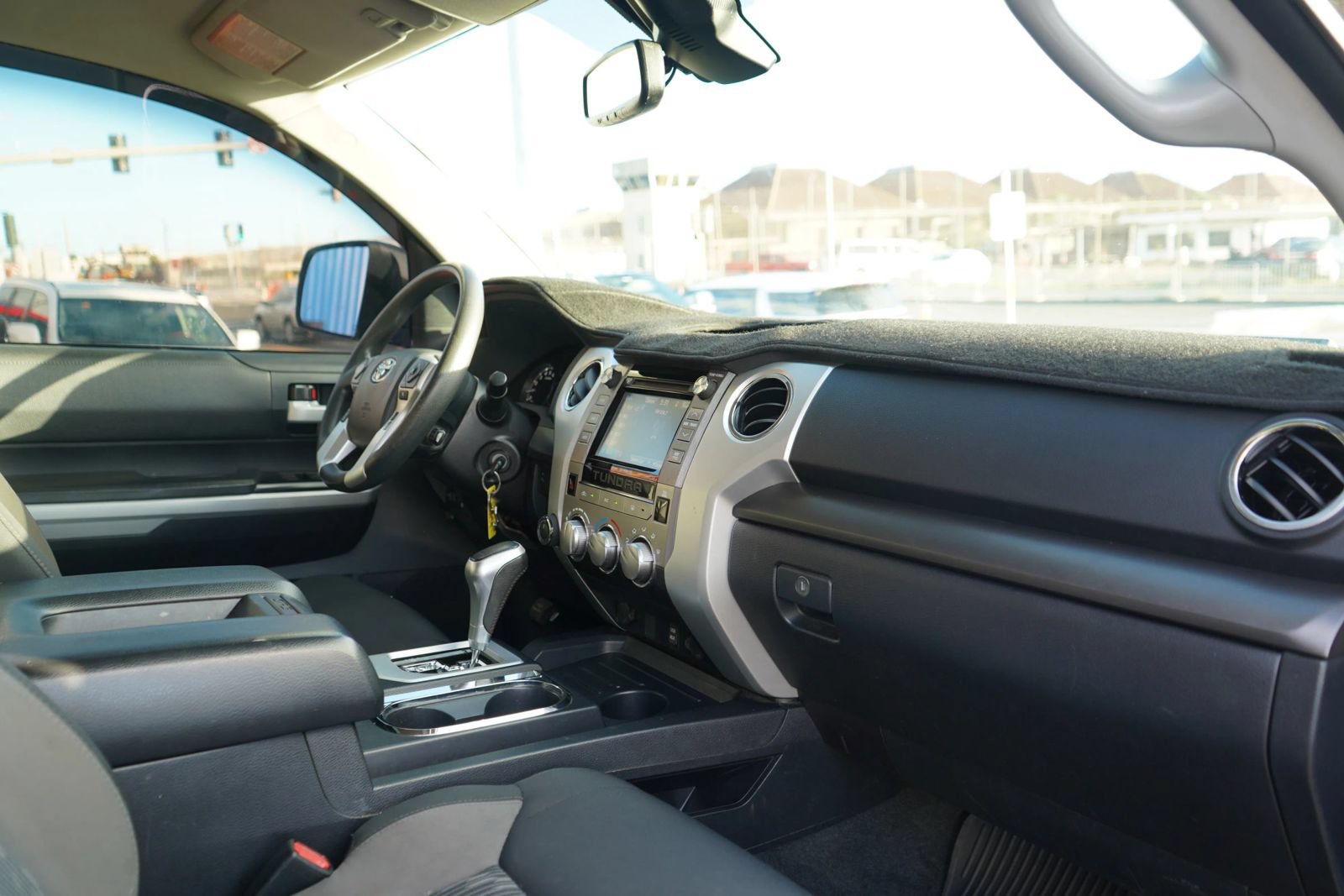 Used 2018 Toyota Tundra SR5 AWD/4WD image 23