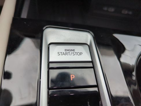 New 2025 Volkswagen Atlas SE image 42