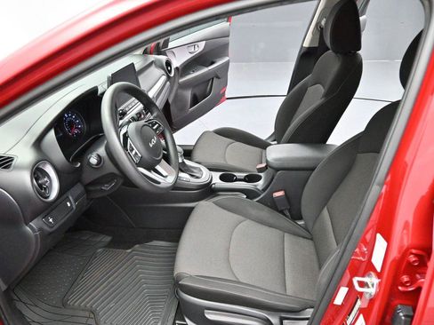 Used 2022 Kia Forte LXS FWD image 11