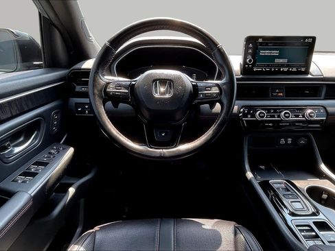 Used 2025 Honda Pilot Black Edition image 6