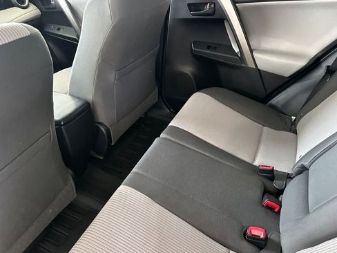 Used 2015 Toyota RAV4 LE FWD image 4