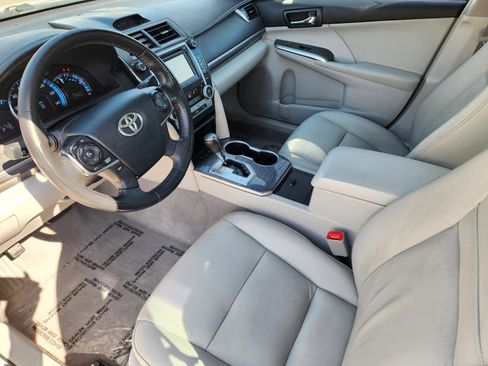 Used 2013 Toyota Camry XLE w/ Convenience Pkg image 6