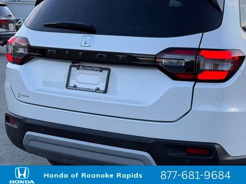 New 2025 Honda Pilot EX-L image 40