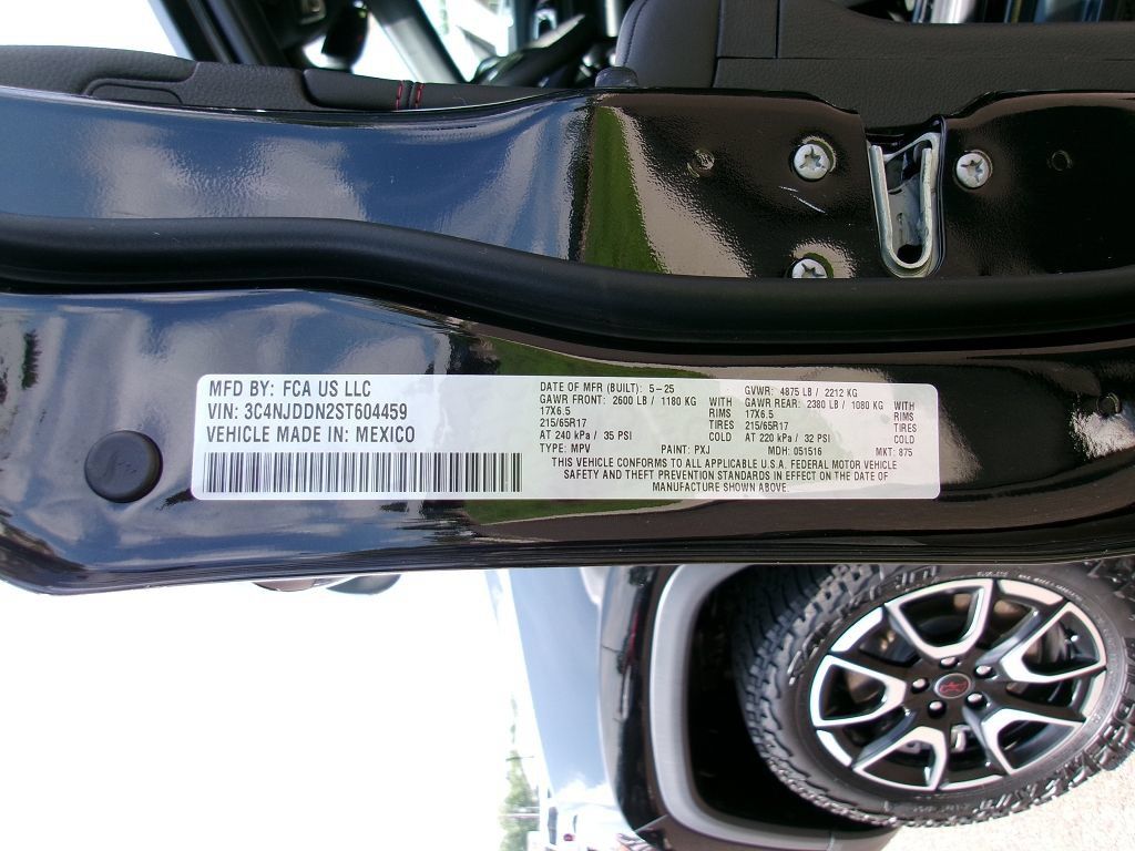Certified 2025 Jeep Compass Trailhawk w/ Trailhawk Elite Group AWD/4WD image 19
